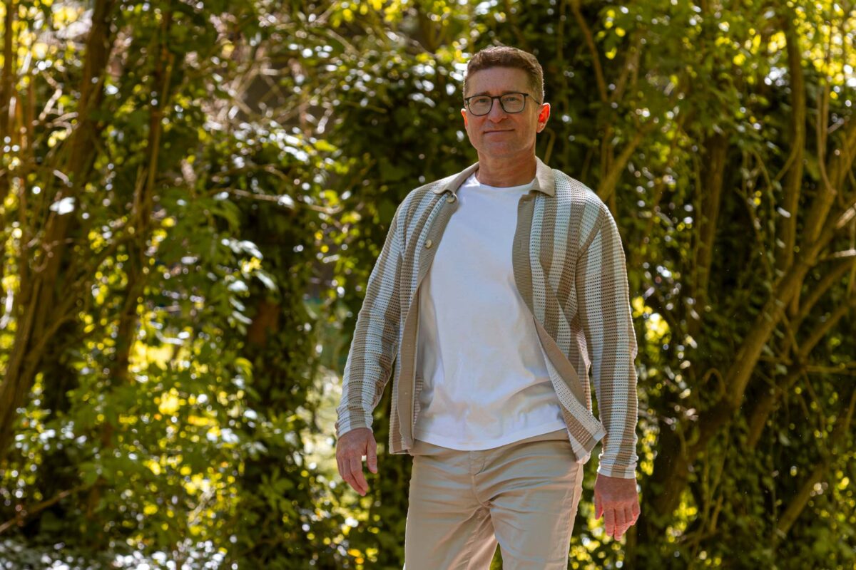 Andreas Ginger, Keynote Speaker - läuft durch die Natur: Pressebild